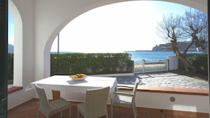 Villa, 4 habitaciones, patio, vistas al mar | Terraza o patio