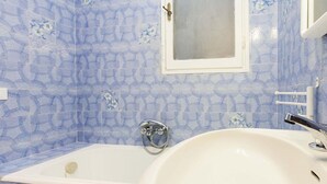 Apartment, 2 Bedrooms, Balcony | Bathroom sink - Maya (Campo nell'Elba)