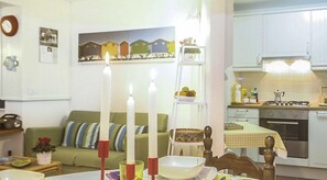 Appartement, 2 chambres, patio | Restauration dans la chambre