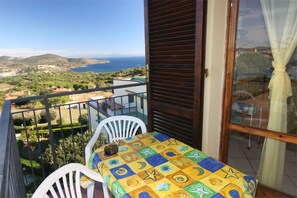 Studio, accès piscine, vue partielle sur la mer | Vue sur la plage/l’océan