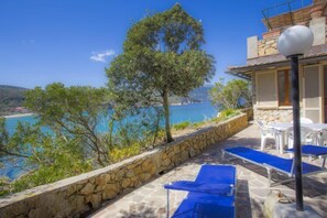 Studio, patio, vue mer | Vue sur la plage/lâocĂ©an