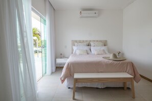 4 chambres, fer et planche à repasser, Wi-Fi, draps fournis