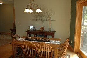Comfort Cabin | In-room dining - The Carriage House by Winfield Inn (Bayfield)