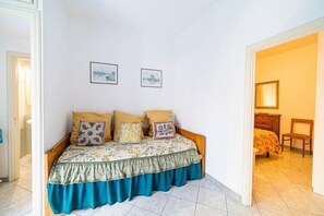 Apartment, 1 Bedroom | Living area