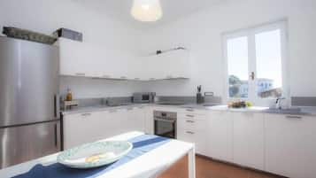 Villa, 5 Bedrooms | Private kitchen | Full-sized fridge, microwave, oven, stovetop