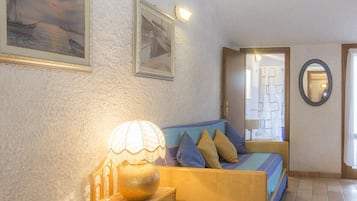 Studio | Living area