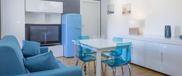 Appartement, 1 slaapkamer | Woonruimte | Televisie