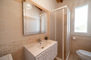 Appartement, 2 chambres | Salle de bain