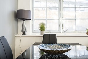 Apartment (First Floor) | In-room dining - Oxford Drive Apartments (London)