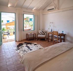 Junior Double or Twin Room, 1 King Bed, City View | In-room safe, individually furnished, desk, laptop workspace - Casa Barichara Boutique (Barichara)