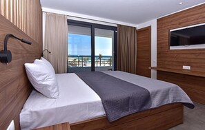 Deluxe Double Room, Sea View | Minibar, in-room safe, soundproofing, cots/infant beds - Eutopia (Katerini)