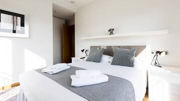 3 slaapkamers, een strijkplank/strijkijzer, gratis wifi, beddengoed