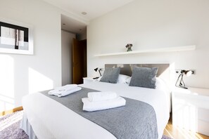 3 chambres, fer et planche à repasser, Wi-Fi gratuit, draps fournis