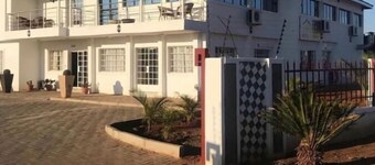 Hotel 23  Botswanna #2 4bdrm