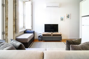 Smart TV - MODERN APARTMENT AND VERY WELL LOCATED (Porto)