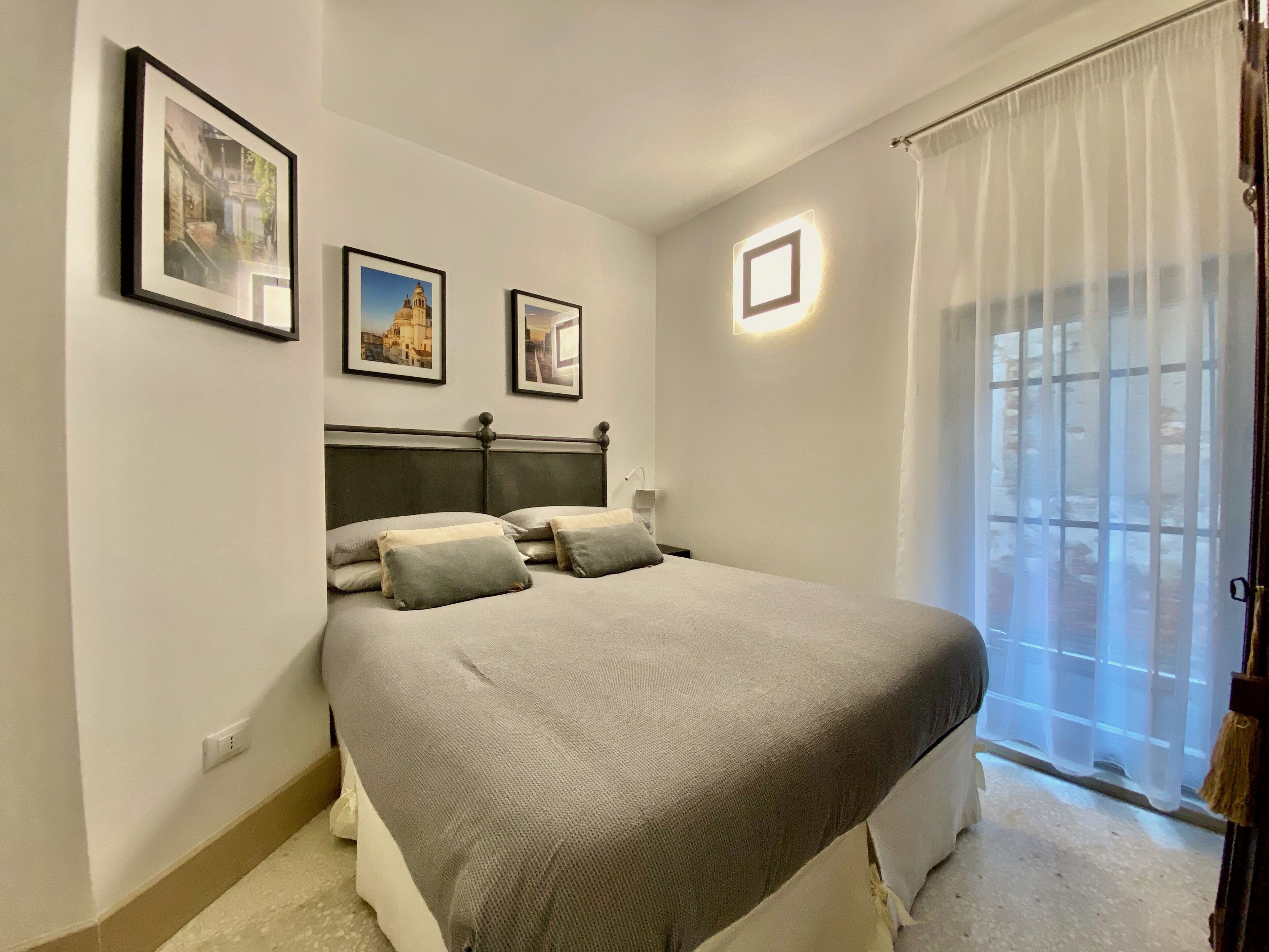 Luksus-lejlighed - 2 soveværelser | 2 soveværelser, italienske lagner fra Frette, premium-sengetøj, dundyner