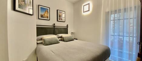 Departamento de lujo, 2 habitaciones | 2 habitaciones, sábanas italianas Frette y ropa de cama de alta calidad