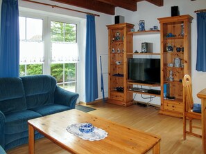 TV, DVD player