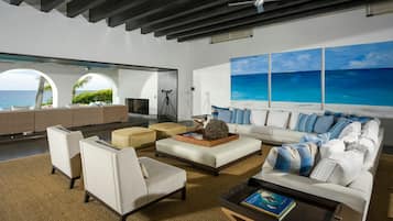 Villa (1 Bedroom) | Living room | TV