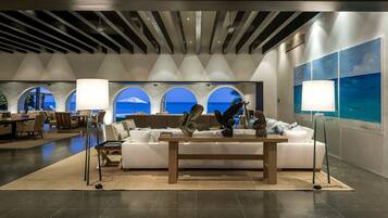 Villa (1 Bedroom) | Living room | TV