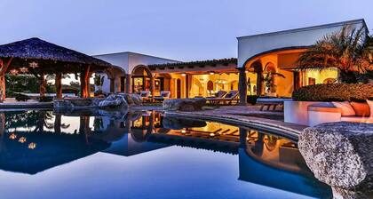 Exclusive Holiday Villa With Private Pool and Beachfront Location, Cabo San Lucas Villa 1018