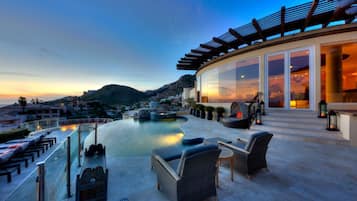 Villa (1 Bedroom) | Balcony