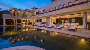 Outdoor pool, an infinity pool