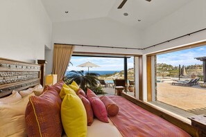 6 bedrooms, laptop workspace