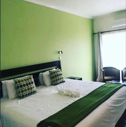 Hotel 23 Botswana # 7 3 Zim. C.