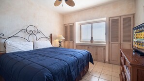 2 bedrooms, free WiFi, bed sheets - Princesa Resort E-409 Rest Ashored Bright Spacious Facing Sandy Beach Condo (Puerto Peñasco)