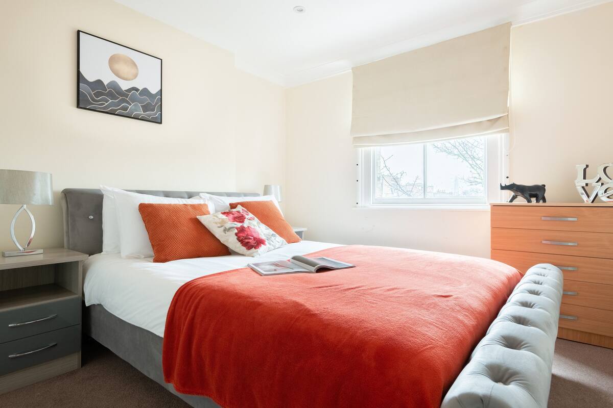 Apartment, Ground Floor (B) | Iron/ironing board, WiFi (free), individually decorated