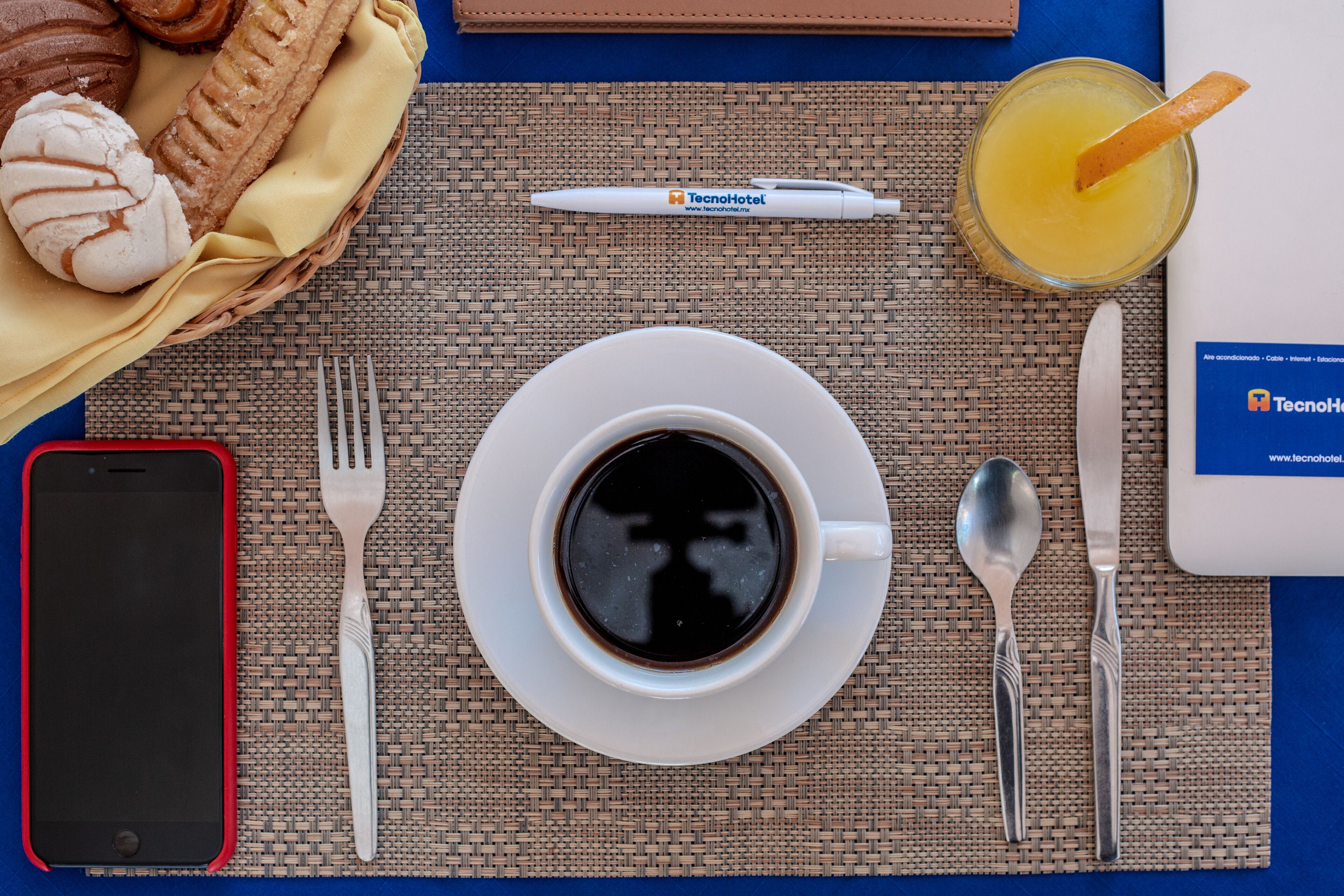 daily cooked-to-order breakfast (mxn 200.00 per person)