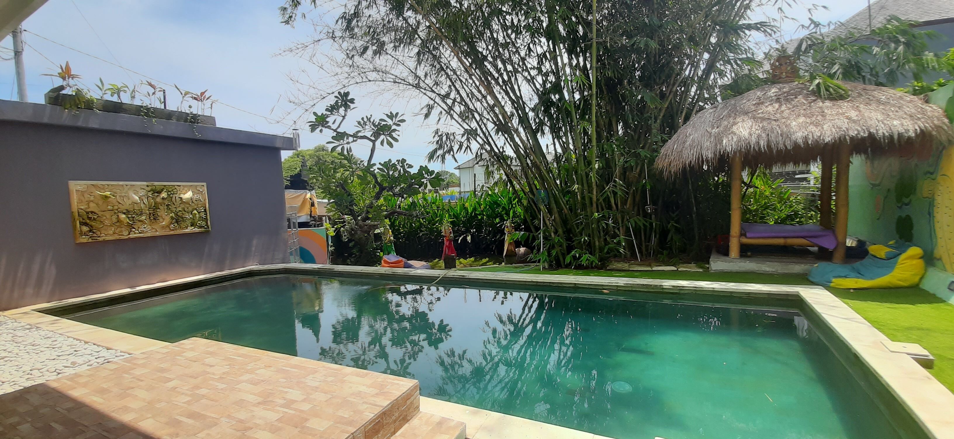 Kolam renang outdoor