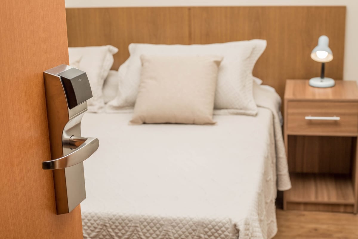 superior room (cama king) | 1 bedroom, minibar, in-room safe, desk