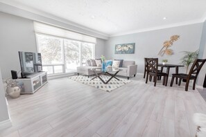 Chambre Familiale | Coin séjour