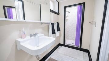 Family Room | Bathroom | Towels