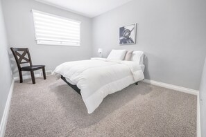 패밀리룸 | 4 개의 침실, 무료 WiFi, 침대 시트