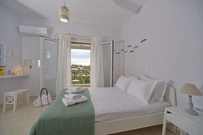 1 slaapkamer, een strijkplank/strijkijzer, wifi, beddengoed