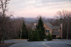 Exterior - Joe's Mountain Retreat (Tannersville)