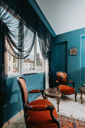 Family Suite (Vintage) | Living area