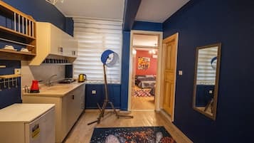 Family Süit (MODERN) | Private kitchen | Dishwasher, coffee/tea maker, electric kettle, cookware/dishes/utensils