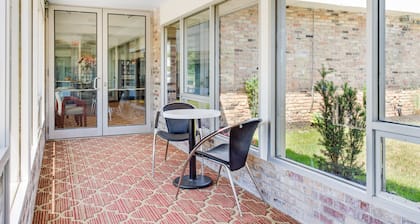 OYO Hotel Mona Lake Muskegon