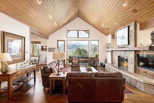 Sunrise Luxury | Hot Tub, Game Room & Valley Views