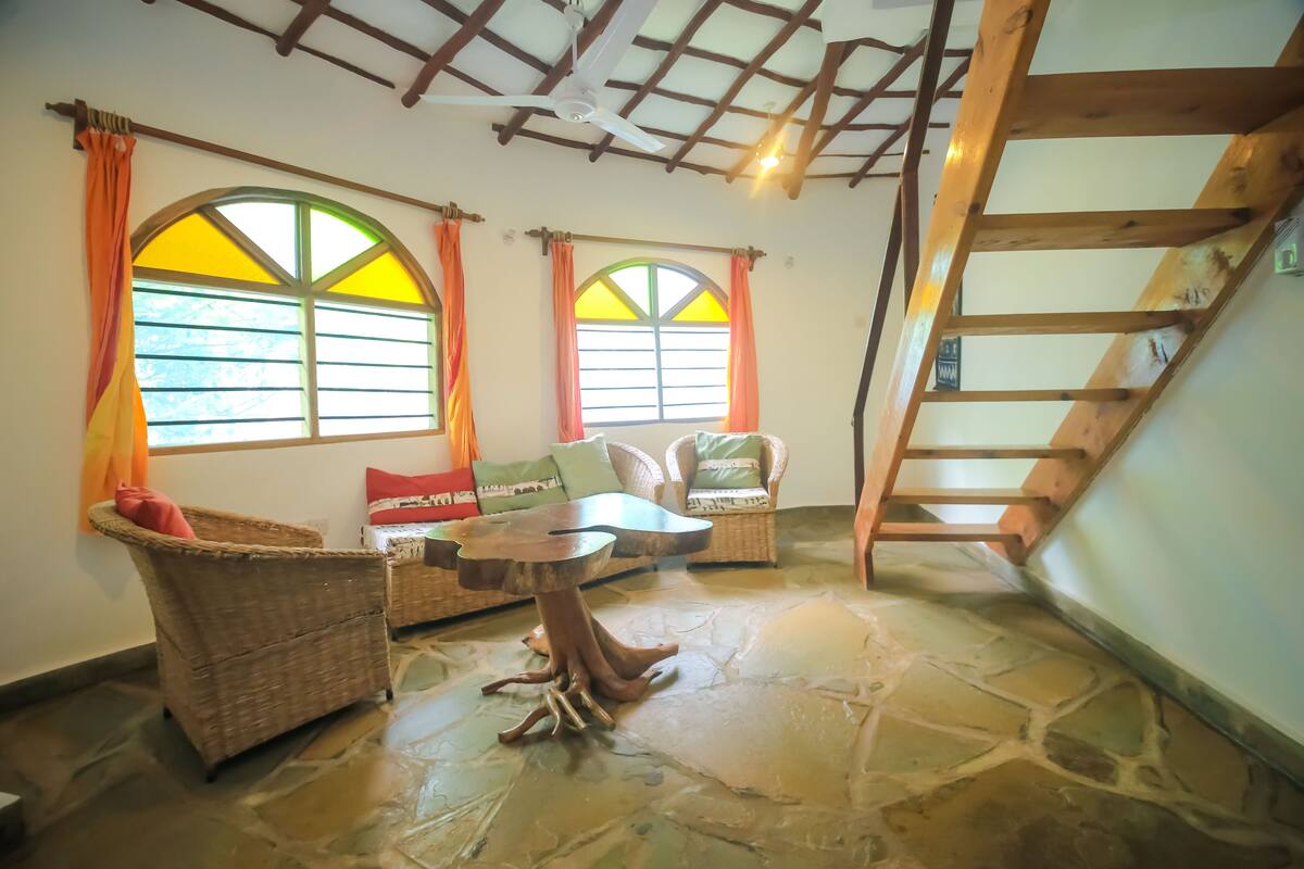 2 habitaciones, escritorio, wifi gratis y ropa de cama