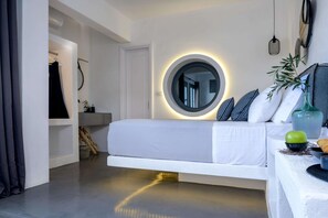 1 bedroom, soundproofing, free WiFi, bed sheets - Santolia Art Suites (Santorini)