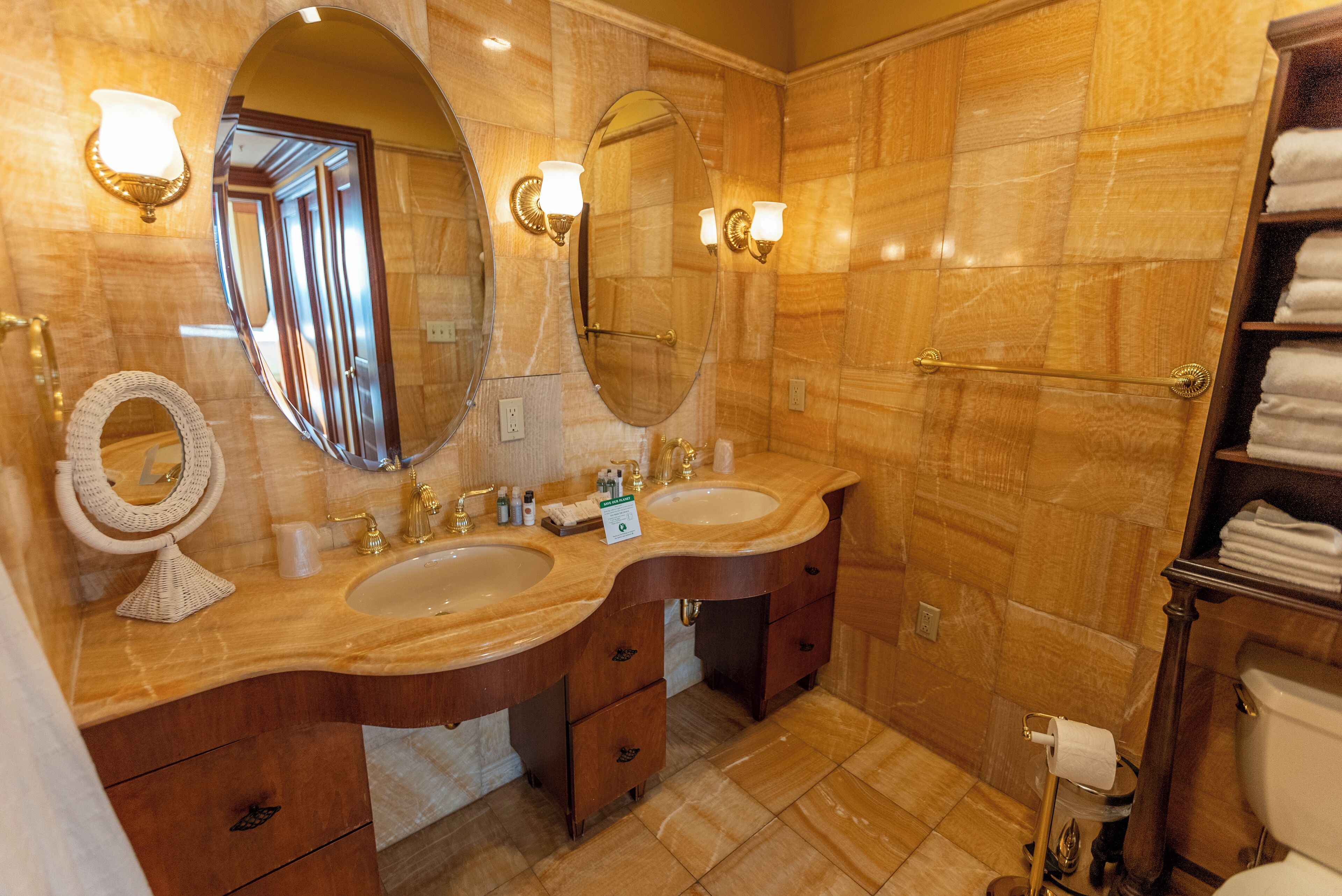 south view penthouse | bathroom | free toiletries, hair dryer, towels, soap