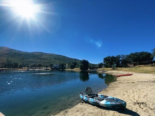 Private Lake with fishing/ Tennis court getaway near Julian