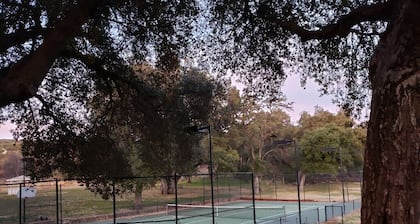 Private Lake with fishing/ Tennis court getaway near Julian