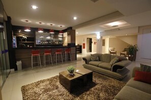 Bar (on property) - Hotel Klein Vllle Plus (Dois Irmaos)