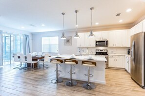 Stovetop, dishwasher, cookware/dishes/utensils - Vhc7804ha - Sonoma Resort - 5 Bed 5 Baths Villa (Kissimmee)